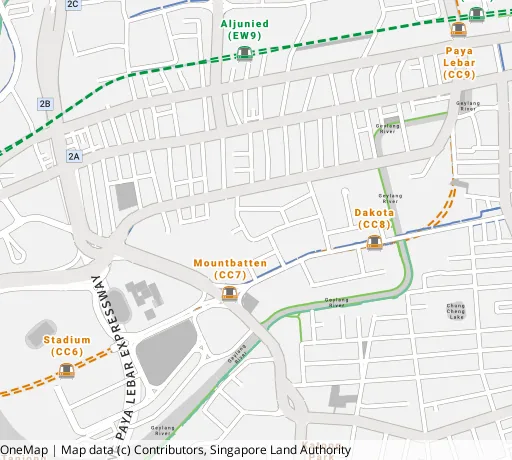 Map of the area around Blk 28 Cassia Cres in Geylang, showing 400 m and 1 km rings and 2 primary schools within 1 km