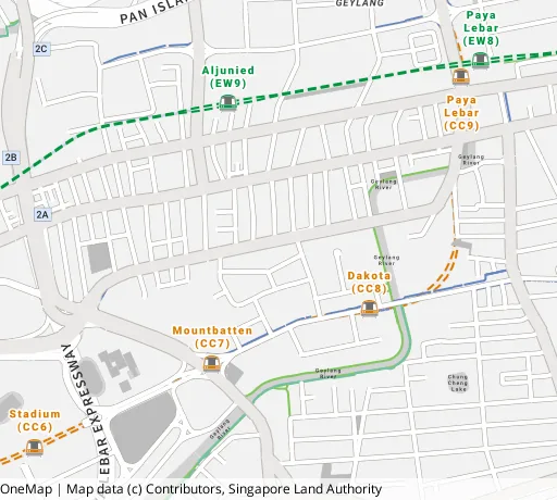 Map of the area around Blk 52 Cassia Cres in Geylang, showing 400 m and 1 km rings and 2 primary schools within 1 km
